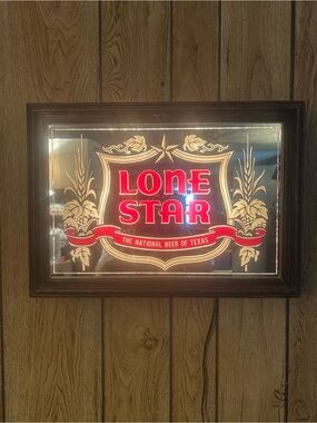 Lone Star Vintage Illuminated Wall Sign - Red & Gold